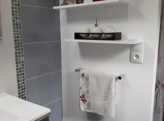 D'hotes Des 2 Lacs 住宿加早餐酒店